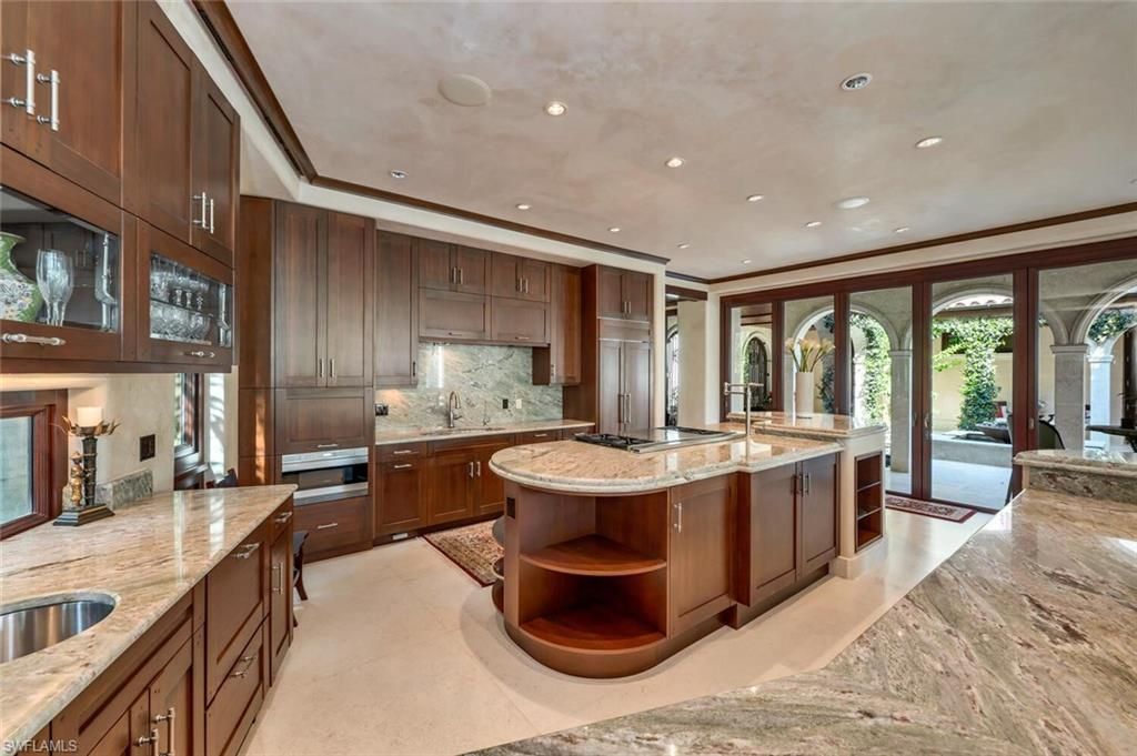 2233 Forrest Ln, Naples, FL 34102 Photo