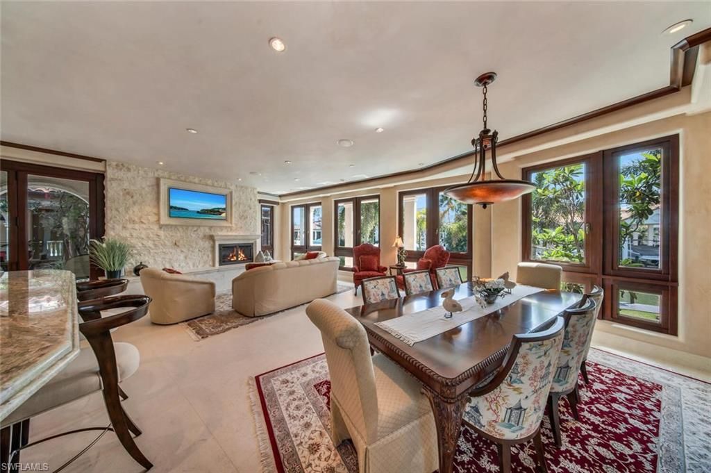 2233 Forrest Ln, Naples, FL 34102 Photo