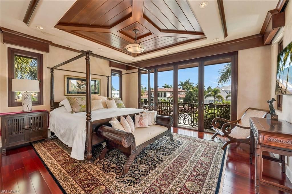 2233 Forrest Ln, Naples, FL 34102 Photo