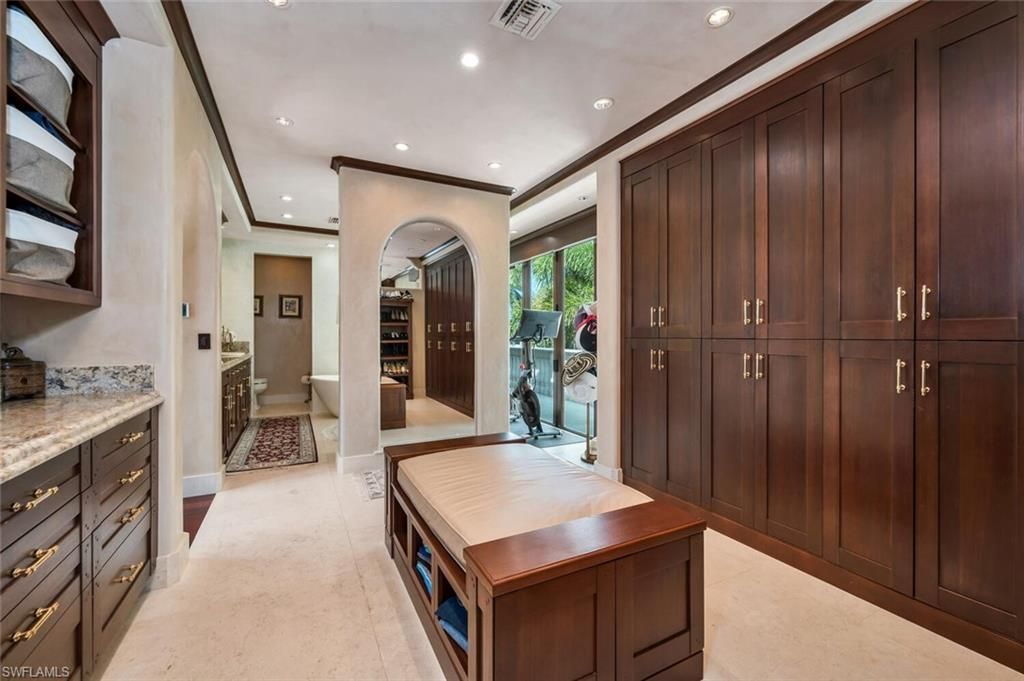 2233 Forrest Ln, Naples, FL 34102 Photo