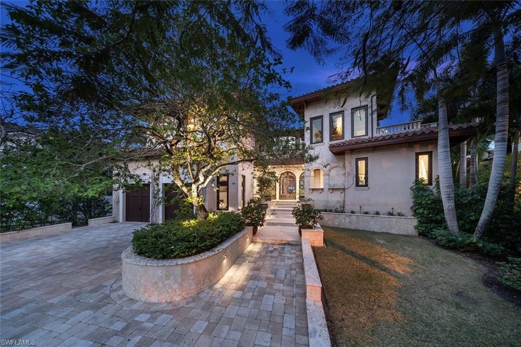 2233 Forrest Ln, Naples, FL 34102 Photo