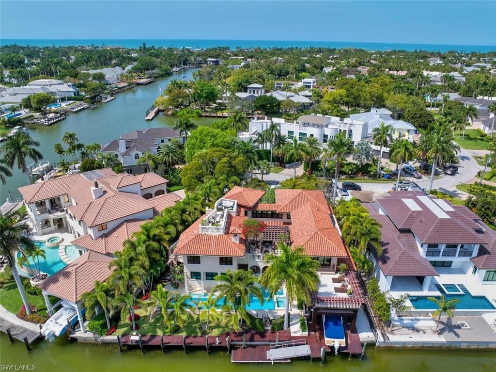 2233 Forrest Ln, Naples, FL 34102 Photo