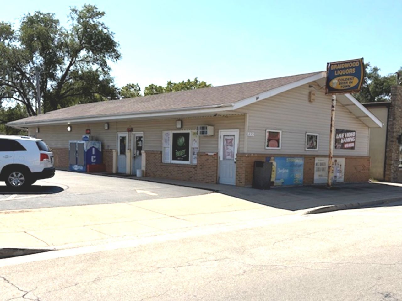 235 E Main Street, Braidwood, IL 60408