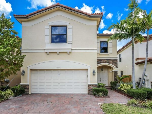 8868 NW 101st Pl, Doral, FL 33178