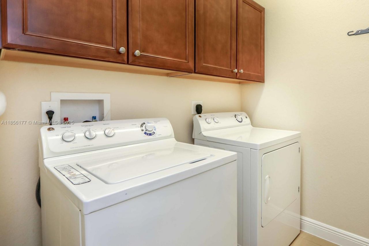 8868 NW 101st Pl, Doral, FL 33178 Photo