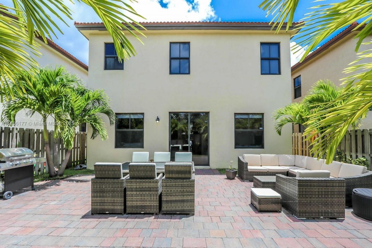 8868 NW 101st Pl, Doral, FL 33178 Photo