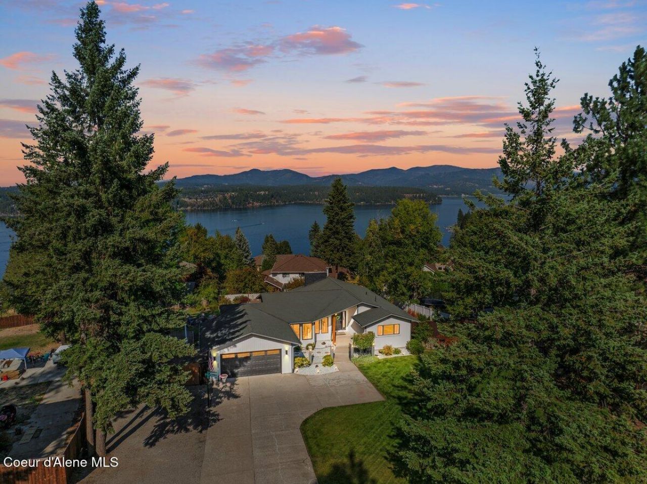 3163 E Lookout Dr, Coeur d Alene, ID 83815 Main Photo