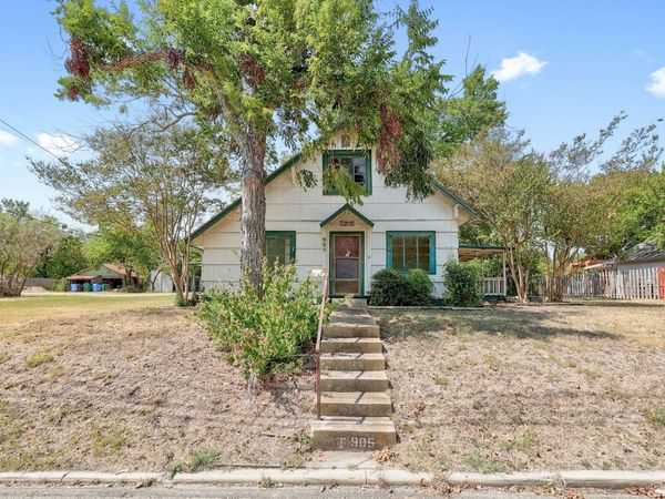 905 Kimbro ST, Taylor, TX 76574