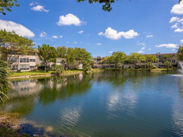 5000 NW 36th St, Unit 509, Lauderdale Lakes, FL 33319