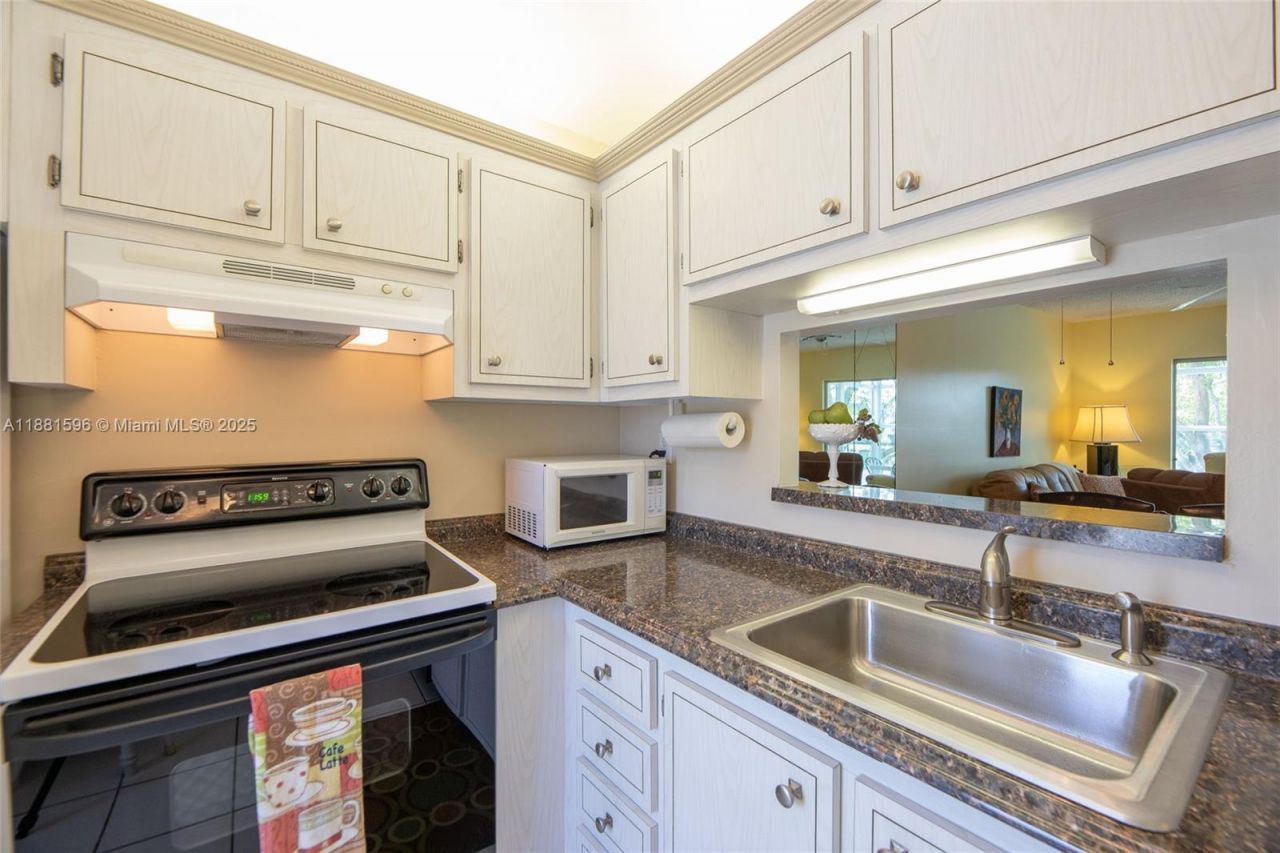 5000 NW 36th St, Unit 509, Lauderdale Lakes, FL 33319 Photo