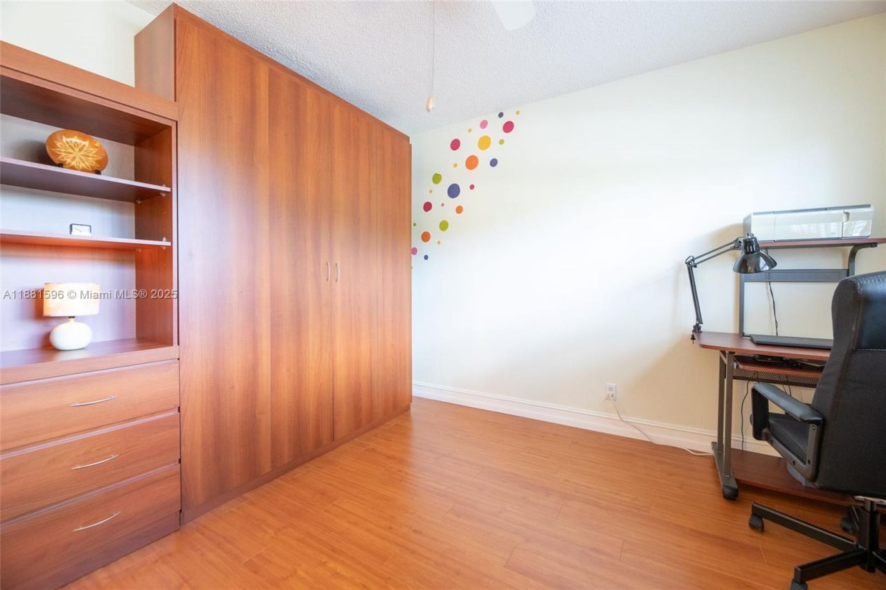 5000 NW 36th St, Unit 509, Lauderdale Lakes, FL 33319 Photo