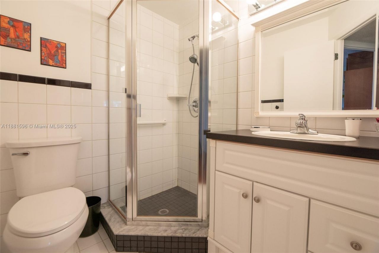 5000 NW 36th St, Unit 509, Lauderdale Lakes, FL 33319 Photo