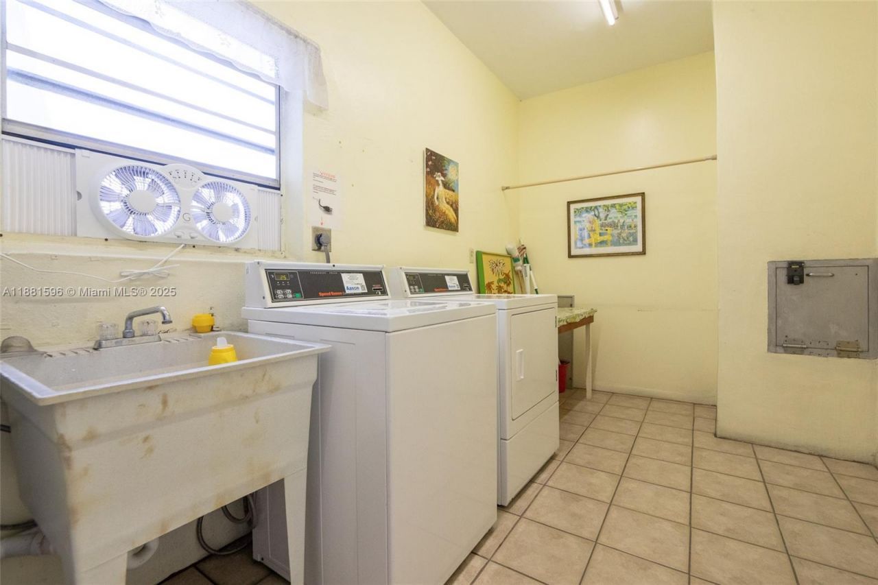 5000 NW 36th St, Unit 509, Lauderdale Lakes, FL 33319 Photo