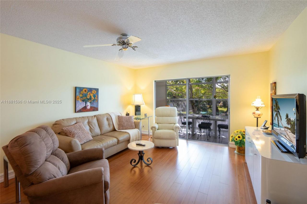 5000 NW 36th St, Unit 509, Lauderdale Lakes, FL 33319 Photo