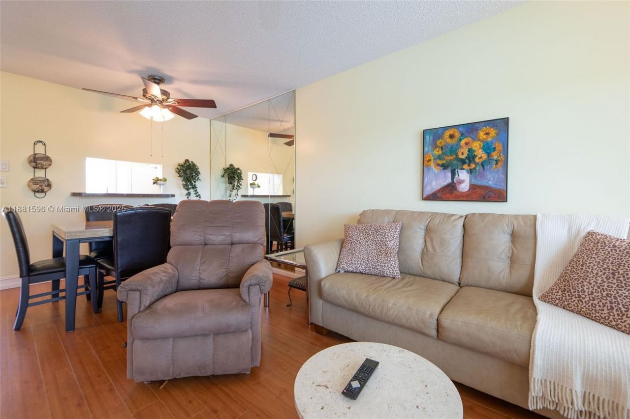 5000 NW 36th St, Unit 509, Lauderdale Lakes, FL 33319 Photo