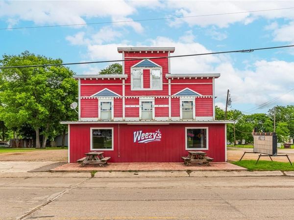 204 W Front Street , Blossom, TX 75416