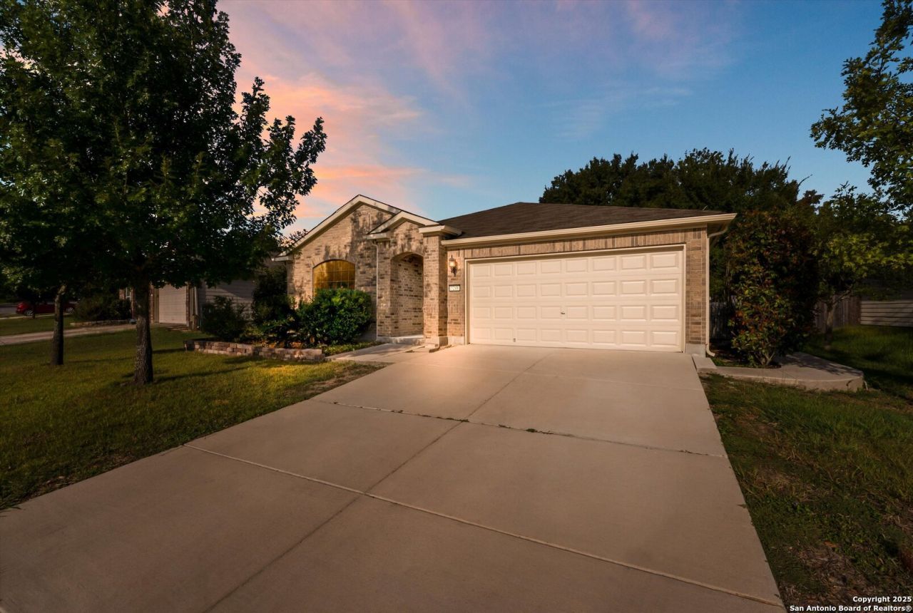 5248 Columbia Dr, Cibolo, TX 78108 Main Photo