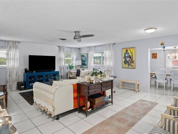 6322 Royal Palm Blvd, Margate, FL 33063