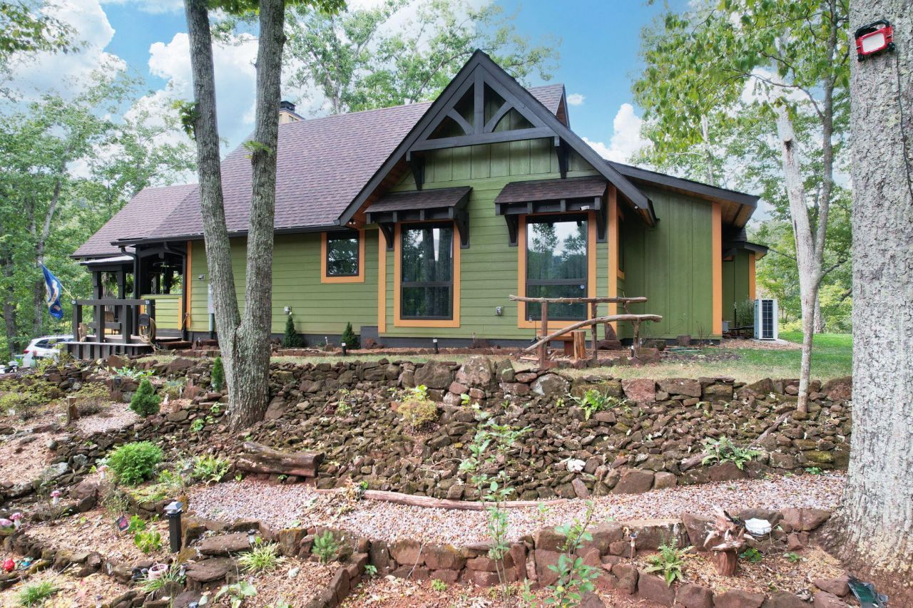 341 Acorn Gap Road Sweetwater, TN 37874