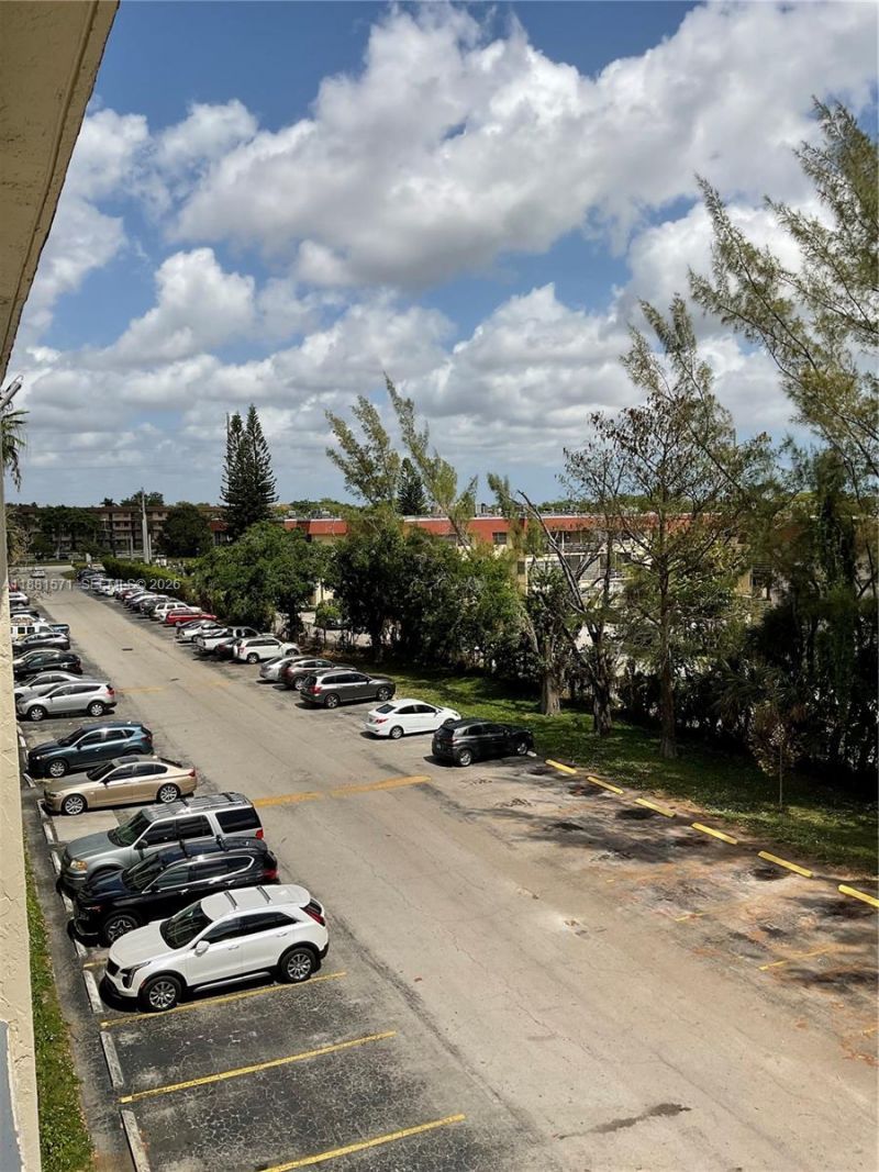 3001 NW 48th Ave, Unit 440, Lauderdale Lakes, FL 33313 Photo