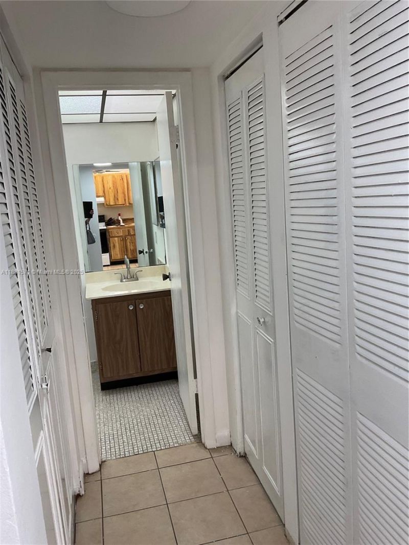 3001 NW 48th Ave, Unit 440, Lauderdale Lakes, FL 33313 Photo