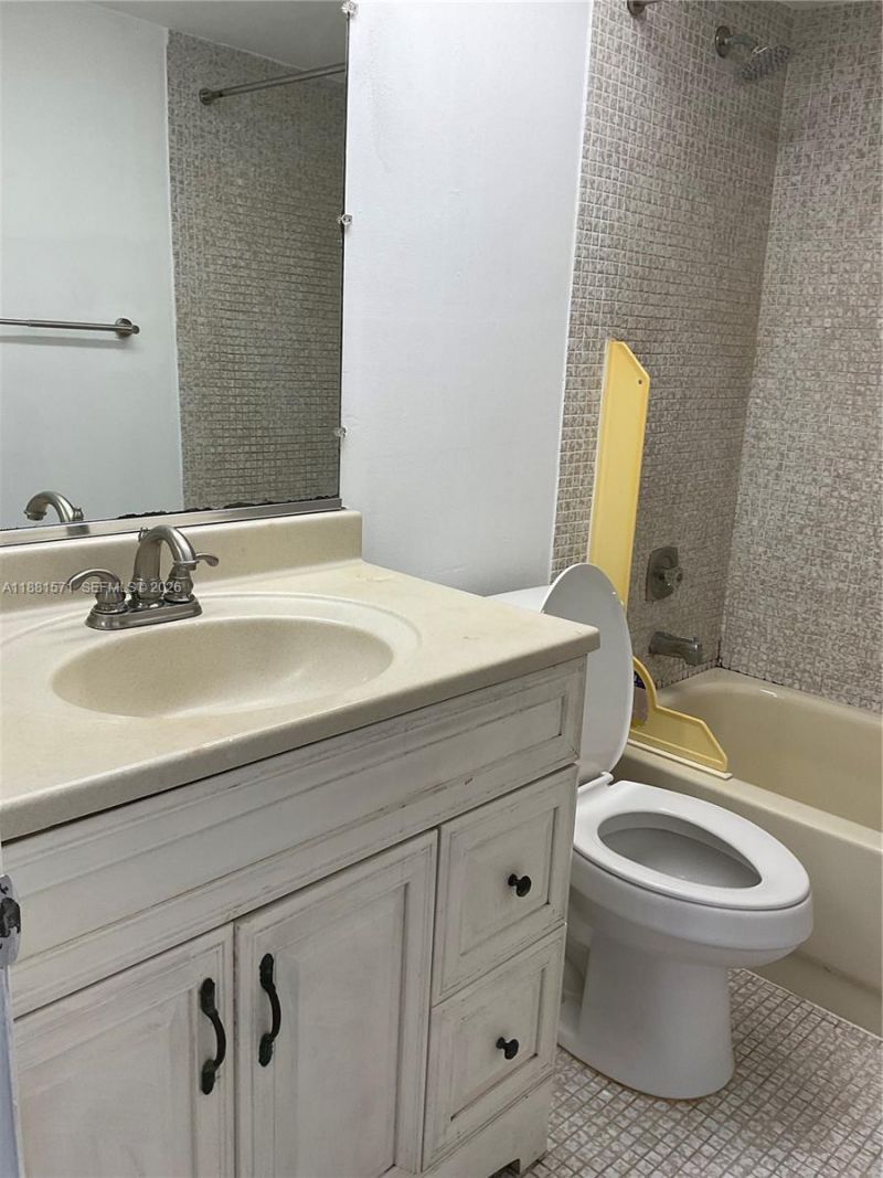 3001 NW 48th Ave, Unit 440, Lauderdale Lakes, FL 33313 Photo