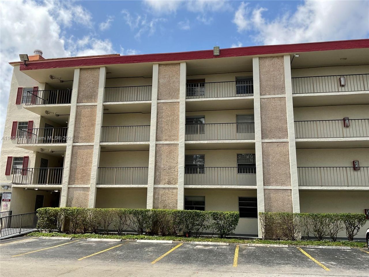 3001 NW 48th Ave, Unit 440, Lauderdale Lakes, FL 33313 Photo