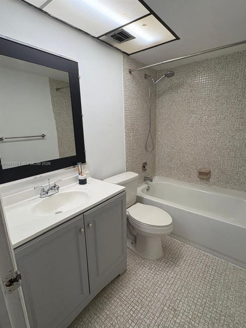 3001 NW 48th Ave, Unit 440, Lauderdale Lakes, FL 33313 Photo