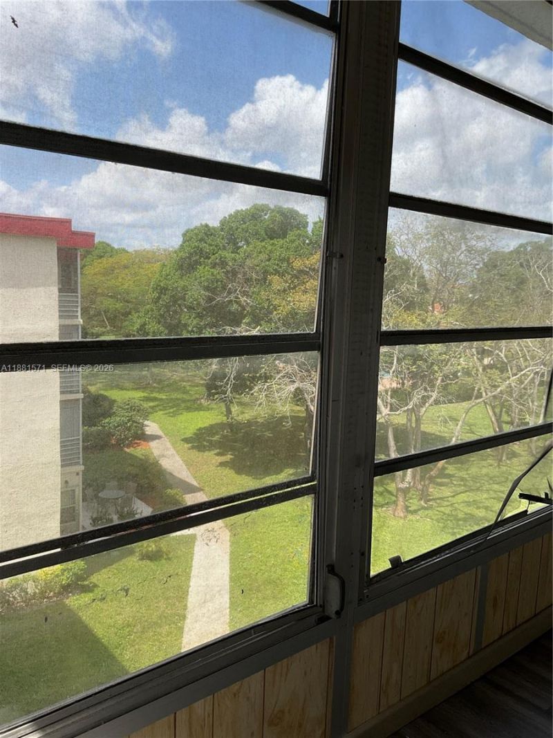 3001 NW 48th Ave, Unit 440, Lauderdale Lakes, FL 33313 Photo