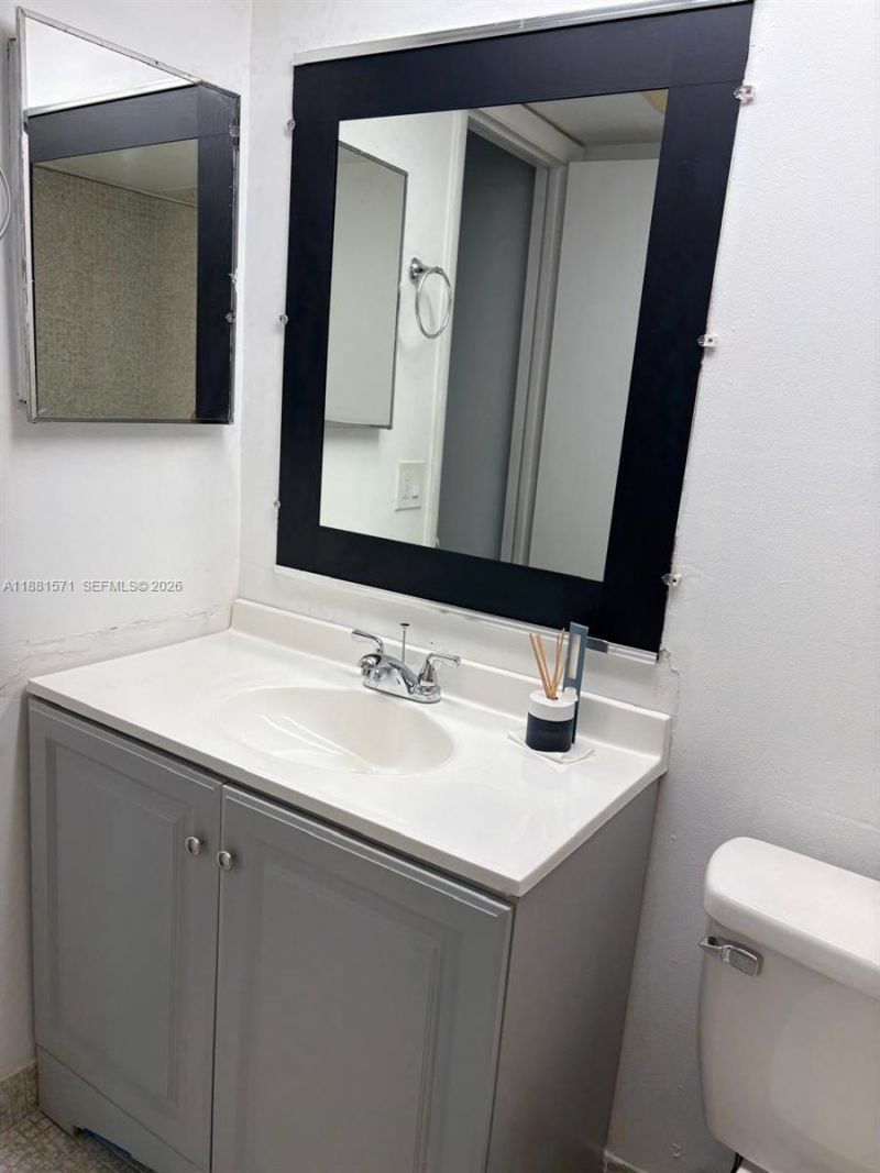 3001 NW 48th Ave, Unit 440, Lauderdale Lakes, FL 33313 Photo