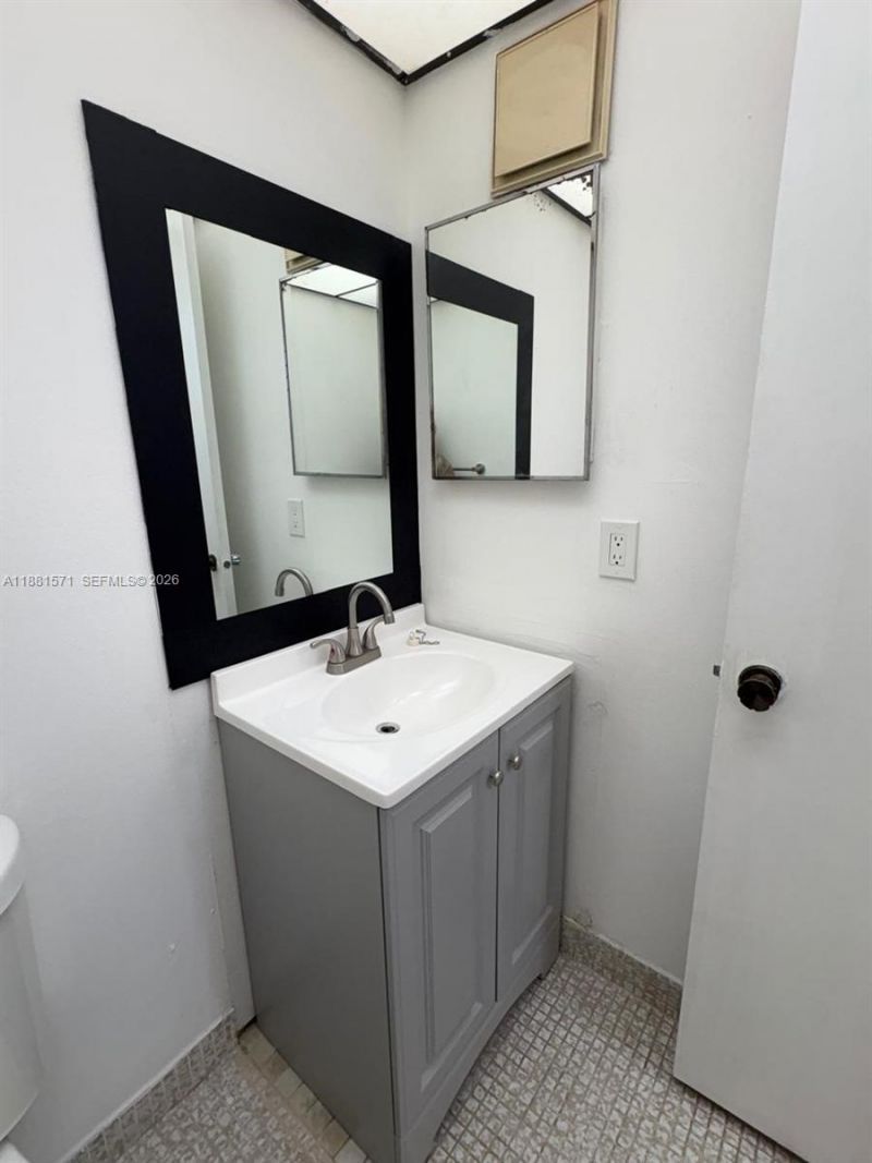 3001 NW 48th Ave, Unit 440, Lauderdale Lakes, FL 33313 Photo