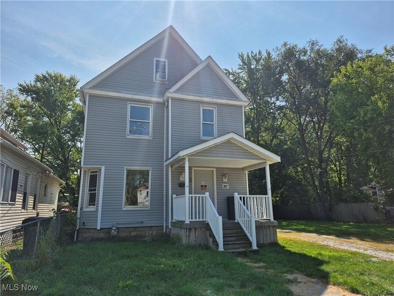 747 W River Road N, Elyria, OH 44035 Photo 2