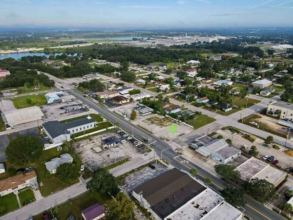 104 W CENTRAL AVENUE, LAKE WALES, FL 33853