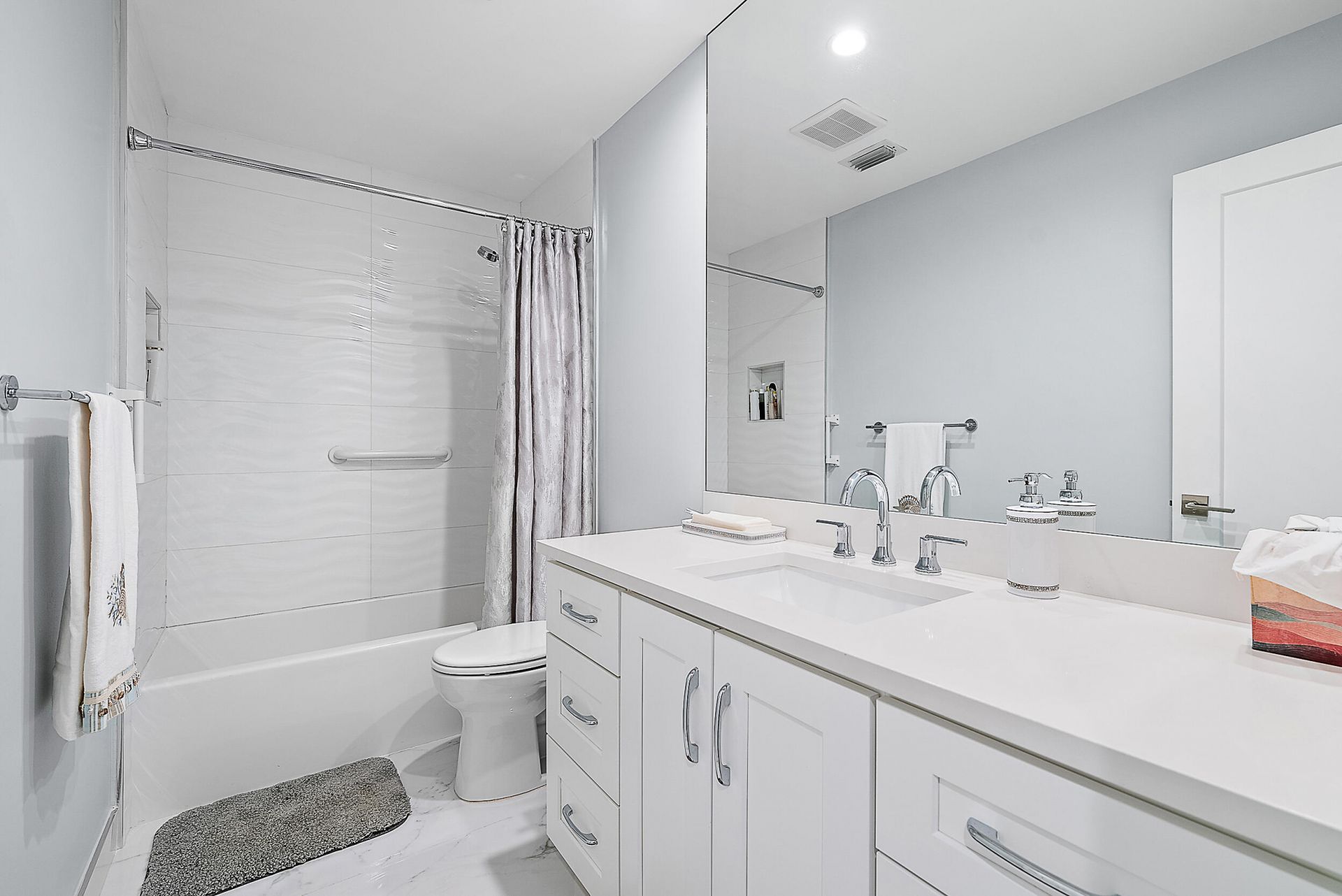 7 Grand Bay Circle, Juno Beach, FL 33408 Photo