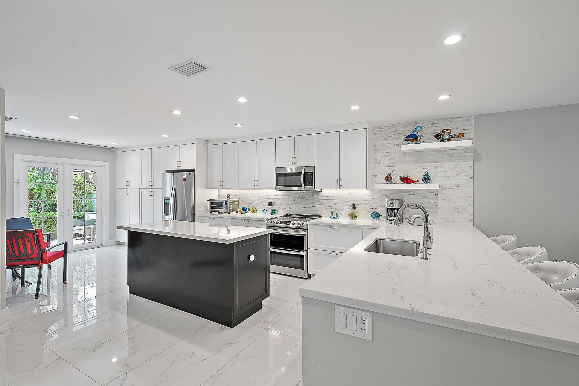 7 Grand Bay Circle, Juno Beach, FL 33408 Photo