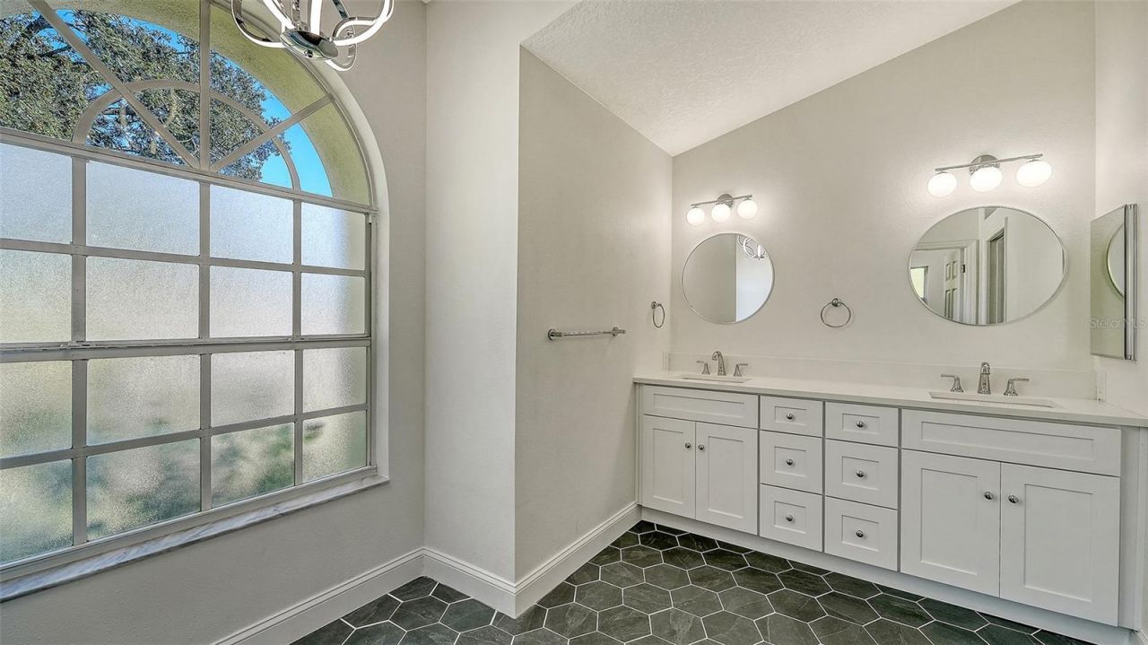 5402 60th Street E, Bradenton, FL 34203 Photo