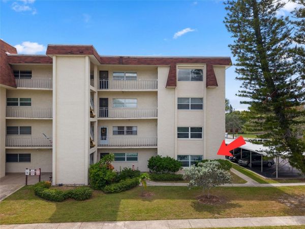 209 NE LINCOLN CIRCLE N, Unit 109, ST PETERSBURG, FL 33702