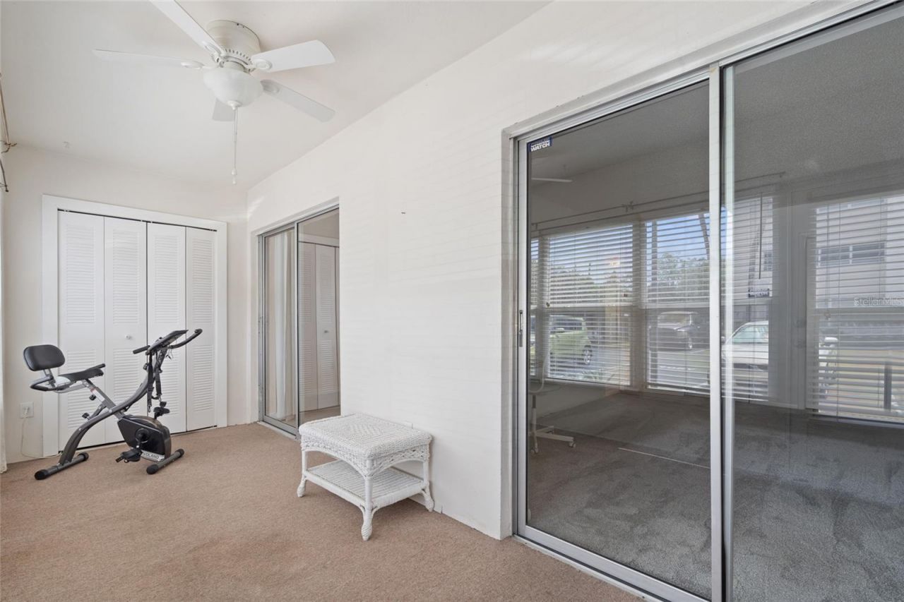 209 NE Lincoln Circle N, Unit 109, Saint Petersburg, FL 33702 Photo