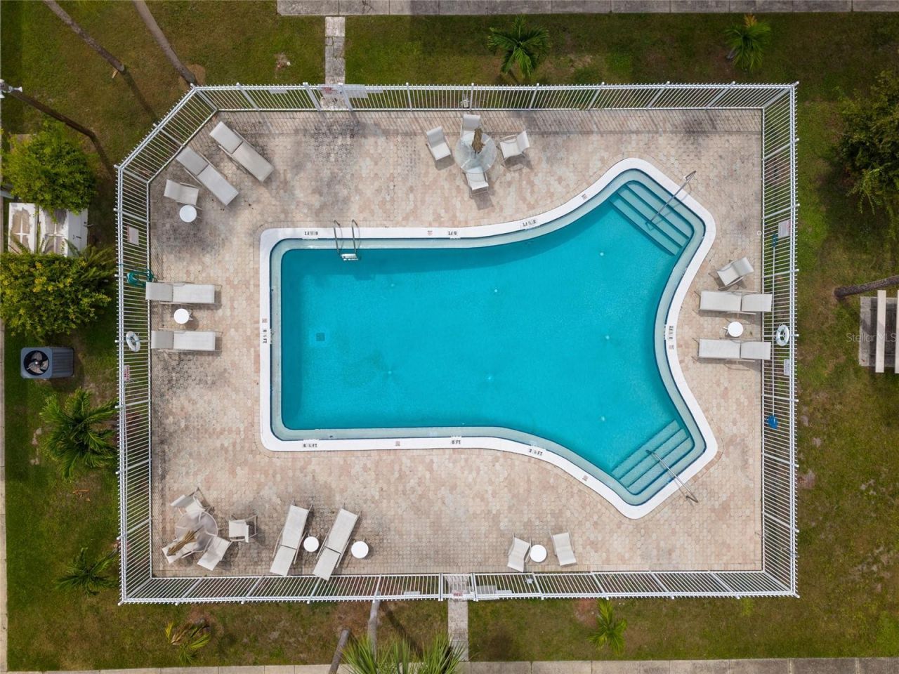 209 NE Lincoln Circle N, Unit 109, Saint Petersburg, FL 33702 Photo