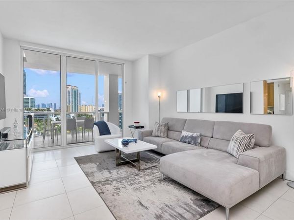 50 S Pointe Dr, Unit 1005, Miami Beach, FL 33139
