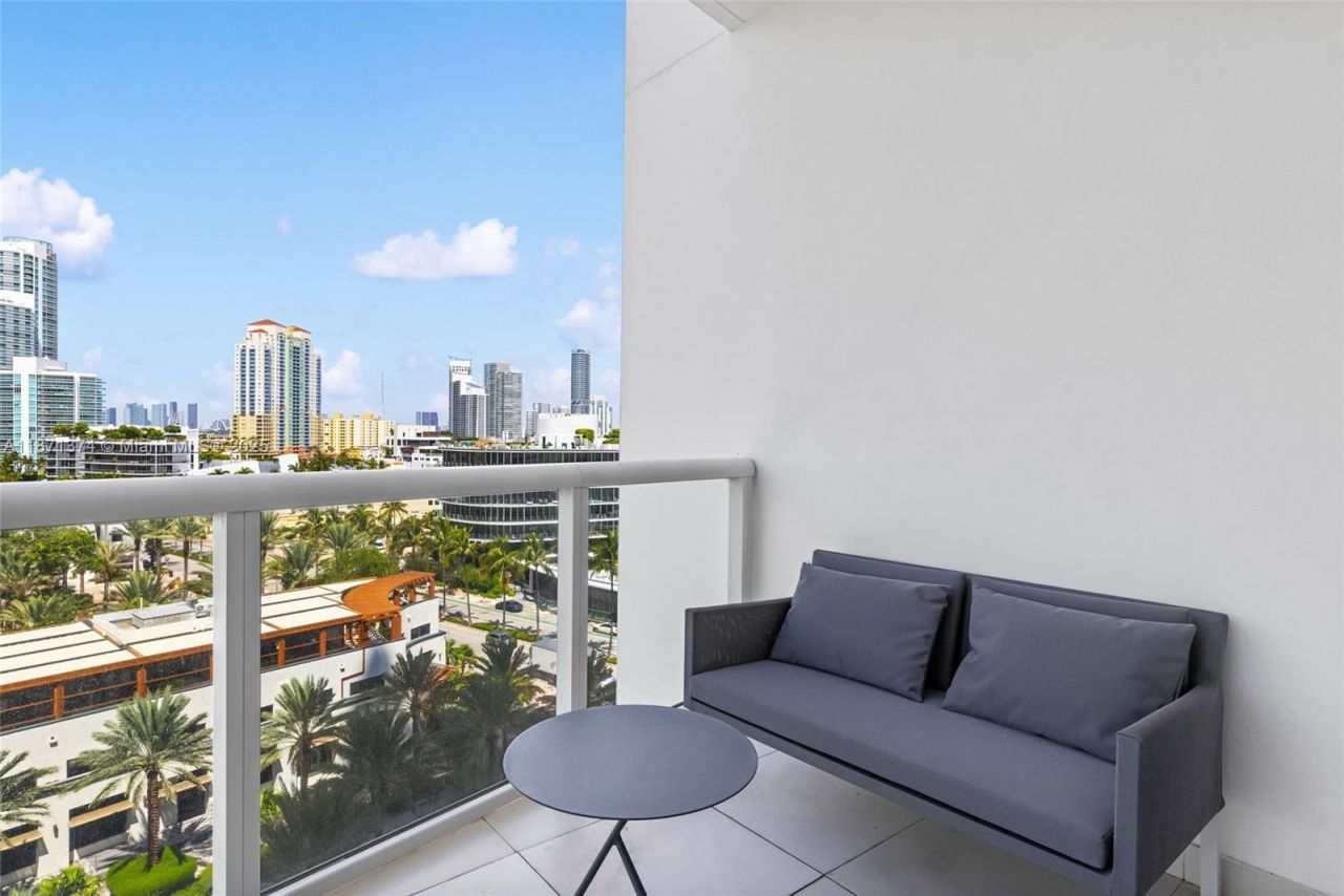 50 S Pointe Dr, Unit 1005, Miami Beach, FL 33139 Photo