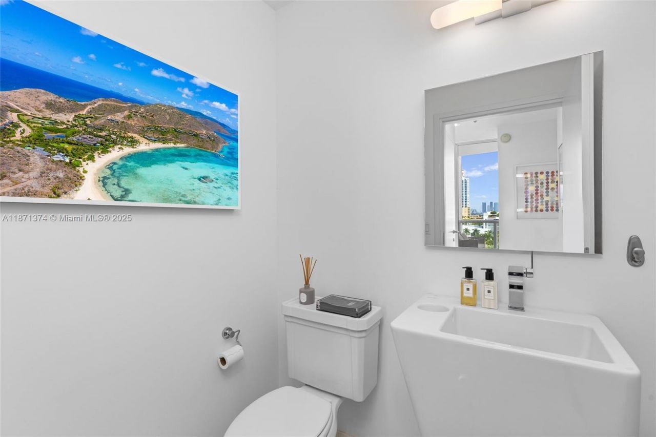 50 S Pointe Dr, Unit 1005, Miami Beach, FL 33139 Photo