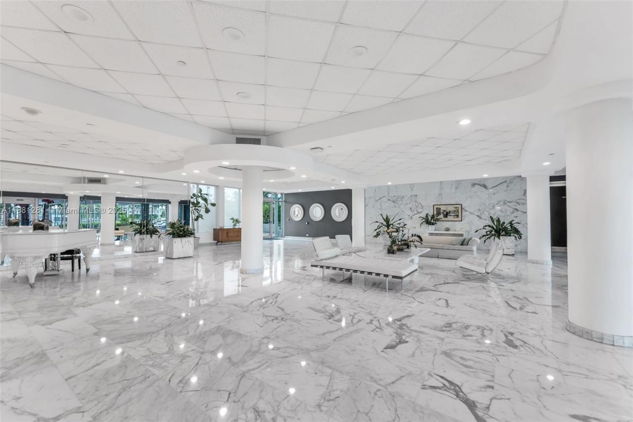 5055 Collins Ave, Unit 7N, Miami Beach, FL 33140 Photo