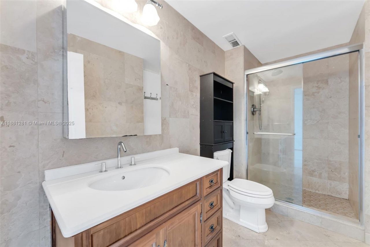 5055 Collins Ave, Unit 7N, Miami Beach, FL 33140 Photo