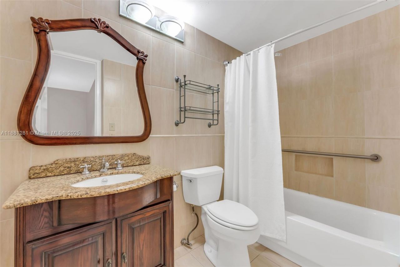 5055 Collins Ave, Unit 7N, Miami Beach, FL 33140 Photo