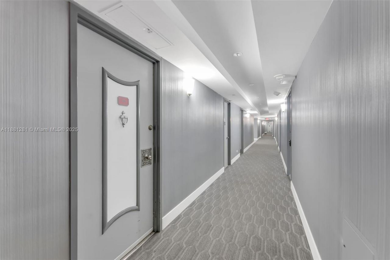 5055 Collins Ave, Unit 7N, Miami Beach, FL 33140 Photo