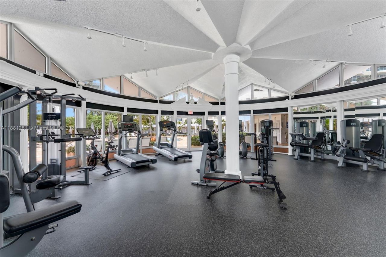 5055 Collins Ave, Unit 7N, Miami Beach, FL 33140 Photo