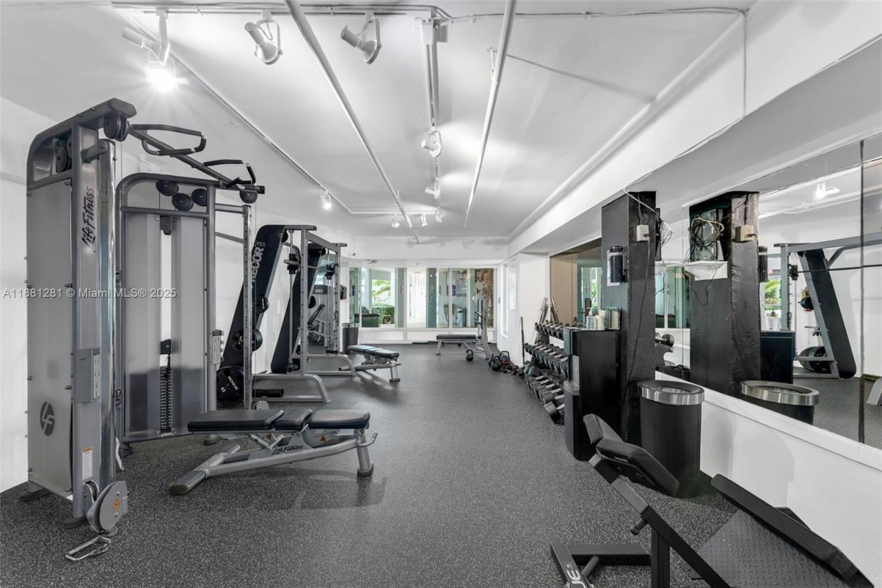 5055 Collins Ave, Unit 7N, Miami Beach, FL 33140 Photo