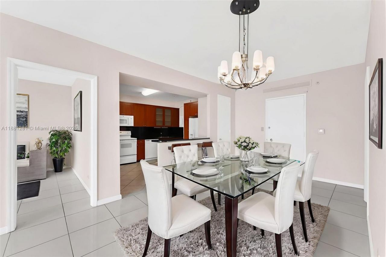 5055 Collins Ave, Unit 7N, Miami Beach, FL 33140 Photo