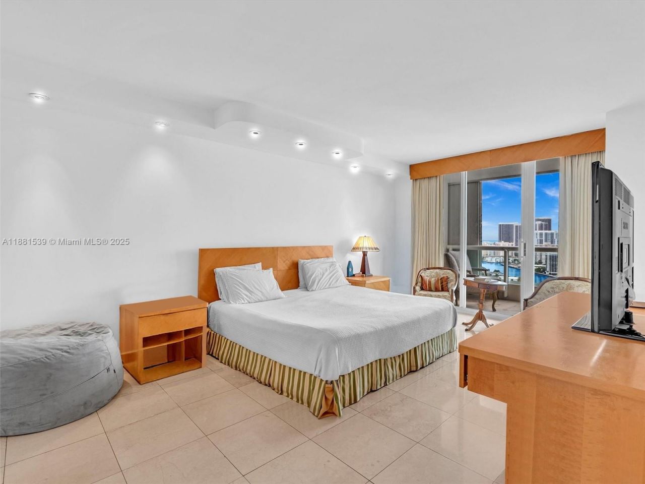 21205 Yacht Club Dr, Unit 2605, Aventura, FL 33180 Photo